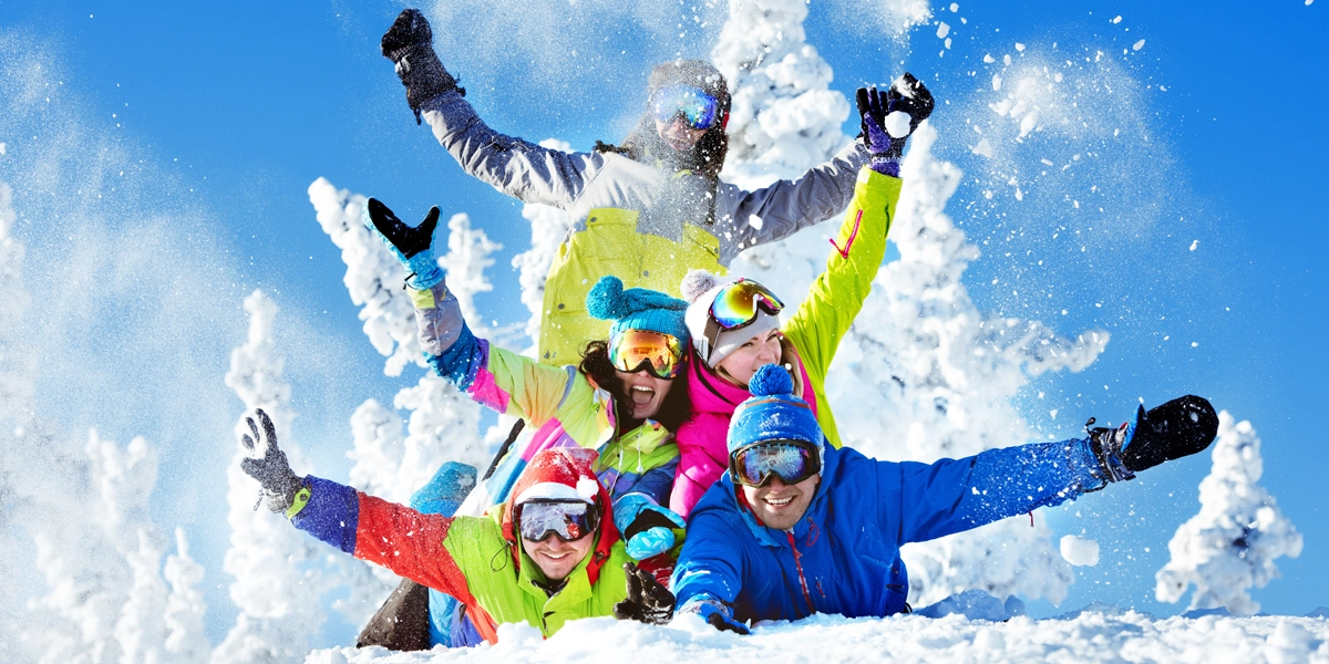 @skier neige avec les enfants